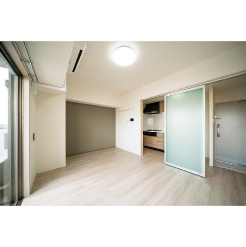【洋室】 | KDXレジデンス千葉中央East | ※同物件・反転タイプの写真です。