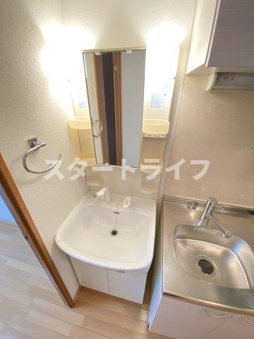 大阪市東淀川区西淡路１丁目の賃貸マンションの洗面所
