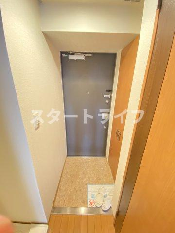 大阪市東淀川区西淡路１丁目の賃貸マンションの玄関