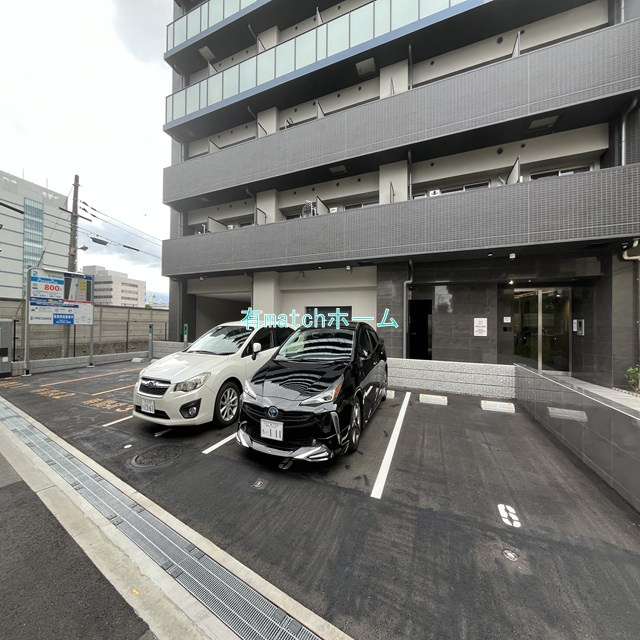 プレリスＮＥＯ大阪十三エルヴィオンの駐車場