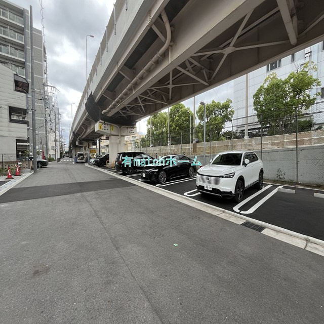 プレリスＮＥＯ大阪十三エルヴィオンの駐車場