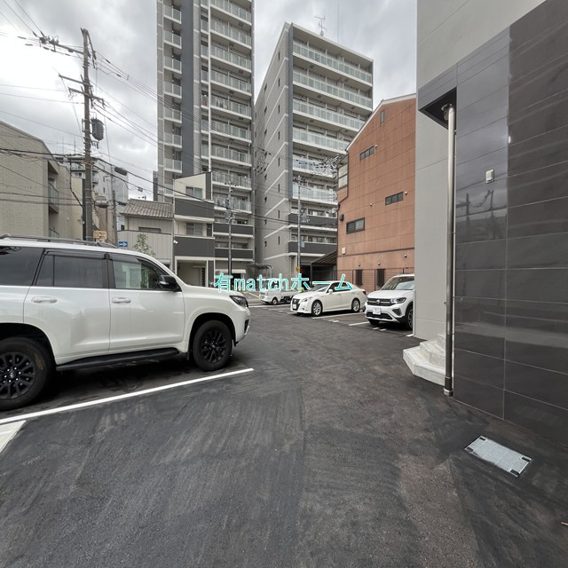 プレリスＮＥＯ大阪十三エルヴィオンの駐車場