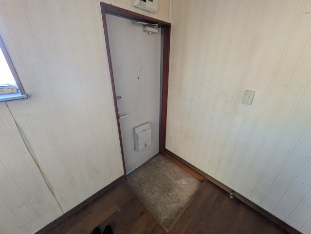 THハイツの玄関