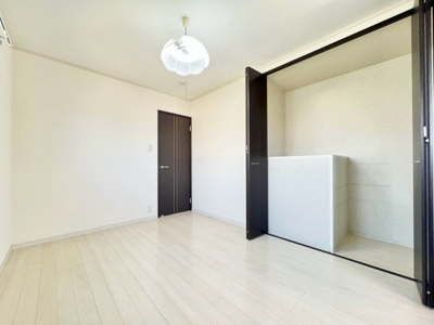 【収納】 | 土師町１丁　中古一戸建 | 万代堺土師店まで徒歩１０分！セブンイレブン堺土師町1丁店まで徒歩４分！ウエルシア堺深井水池店まで徒歩１５分！お買い物に便利な立地ですね♪