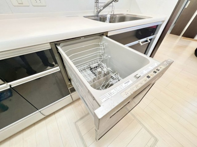 【設備】 | 土師町１丁　中古一戸建 | 【食器洗浄機付】後片付けも楽々ですね！冬場のお湯や洗剤での手荒れも軽減されますね♪