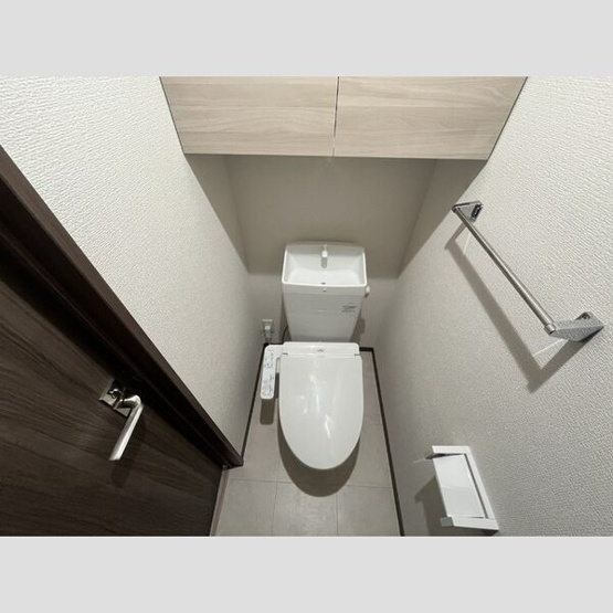 【トイレ】 | シェノン栗東 | 落ち着いた色調のトイレです