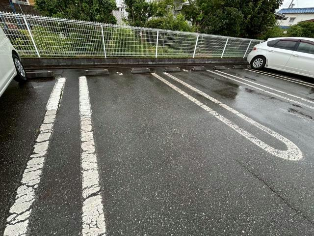 フレーシュの駐車場