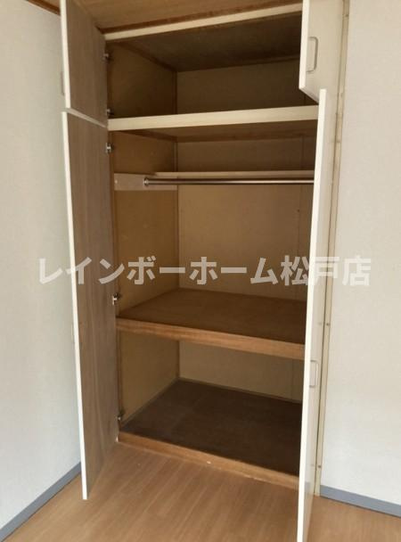 萩沢ハイツA棟仲介手数料（賃料の1.10ヵ月）の50％OFF対象物件！の収納|ちょっとした収納スペースも充実しています