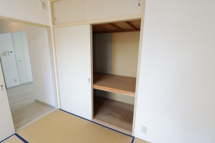 サンビレッジ　5の収納