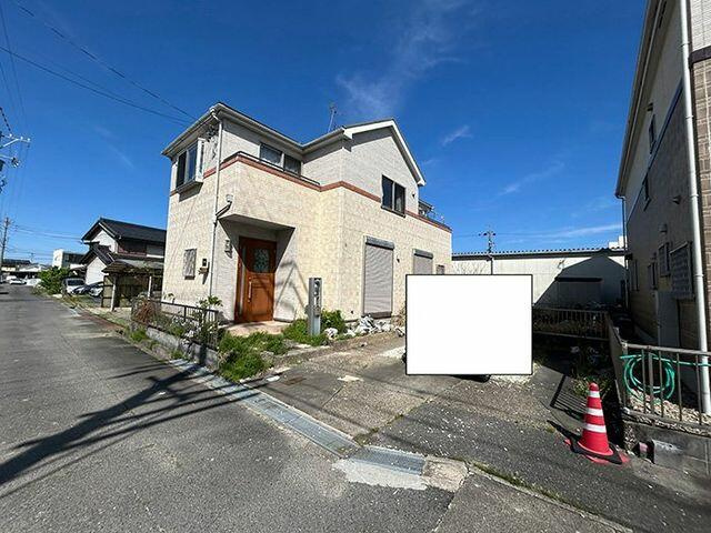 中古戸建て・仲介手数料半額）稲沢市平和町西光坊大門先１７３－１の外観|現地外観