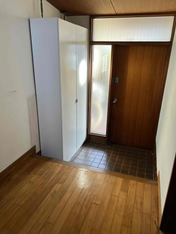 上祖師谷1丁目戸建て貸家の玄関|落ち着いた玄関です