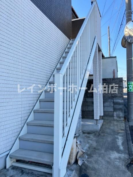 ROSSO高柳のその他共用部分|共用階段です