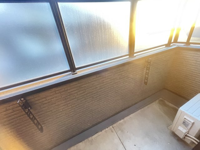寝屋川市池田１丁目のアパートのバルコニー