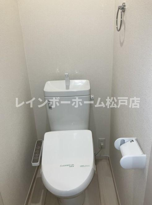 特典：仲介手数料が半額です!!のトイレ|ゆったりとした空間のトイレです