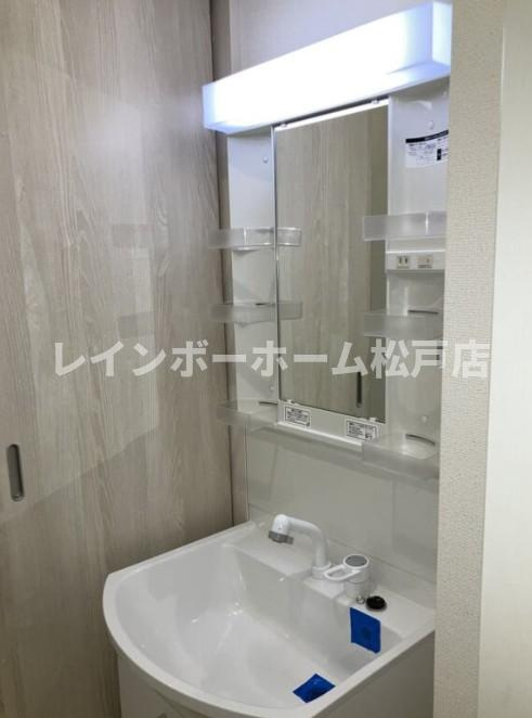 特典：仲介手数料が半額です!!の洗面所|脱衣スペースもあります