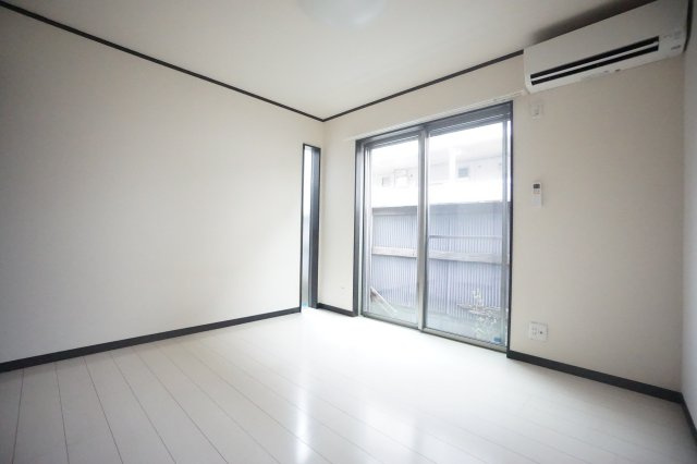 【居間・リビング】 | メゾン・ドゥ・ショコラ都賀 | ※同物件、同タイプのお部屋です