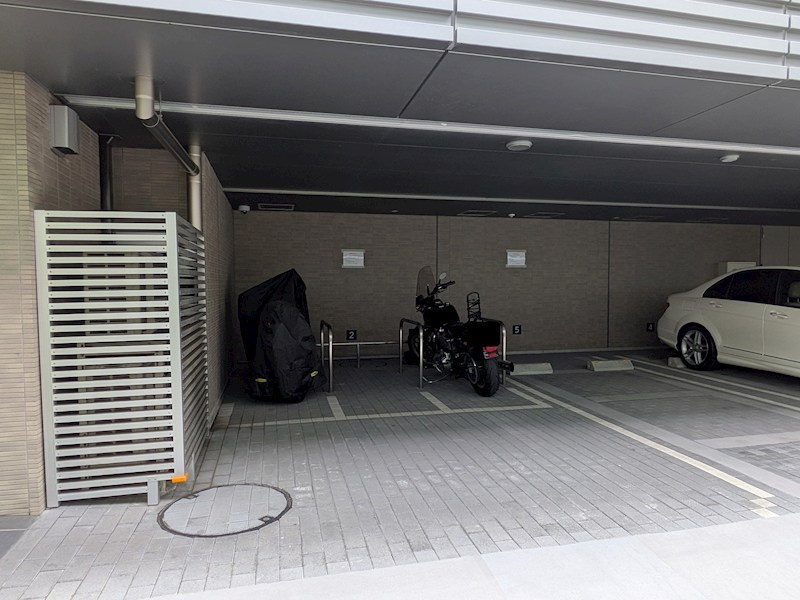 ザ・パークワンズ三軒茶屋 の駐車場