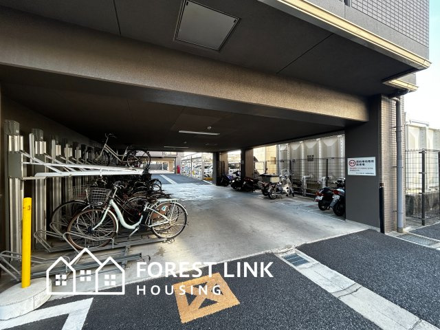 チュリス松ケ丘・松原の駐車場