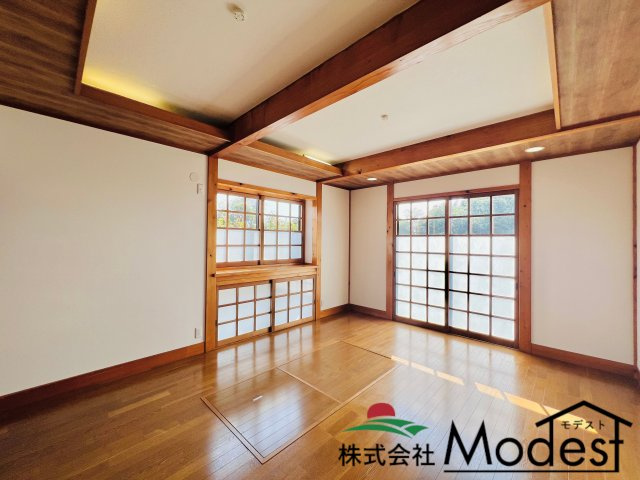 前橋市上泉町の居間・リビング|日当たりも良く居心地の良い洋室
