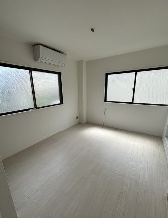 寝屋川市　サンルート池田　の洋室