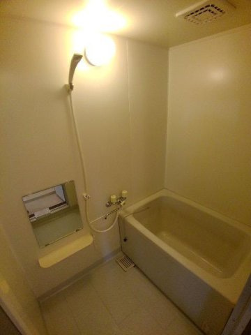ハイツシンメイの浴室