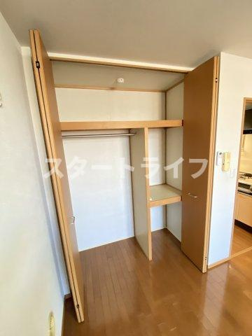 大阪市東淀川区淡路４丁目の賃貸マンションの収納