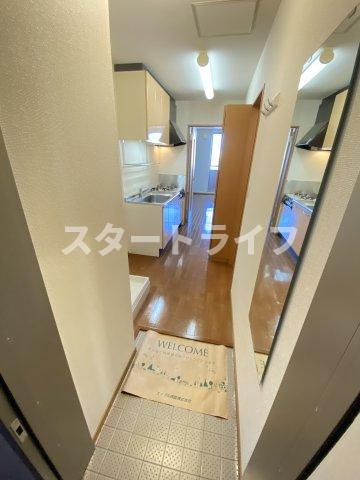 大阪市東淀川区淡路４丁目の賃貸マンションの玄関