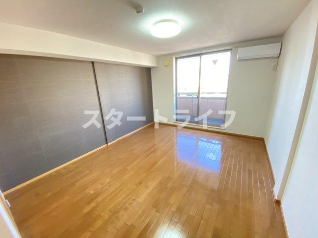 大阪市東淀川区淡路４丁目の賃貸マンションの居間・リビング