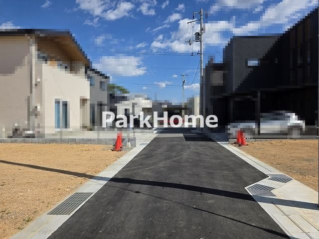 高知市鴨部上町 -20号地・建築条件付き-売土地の前面道路含む現地写真