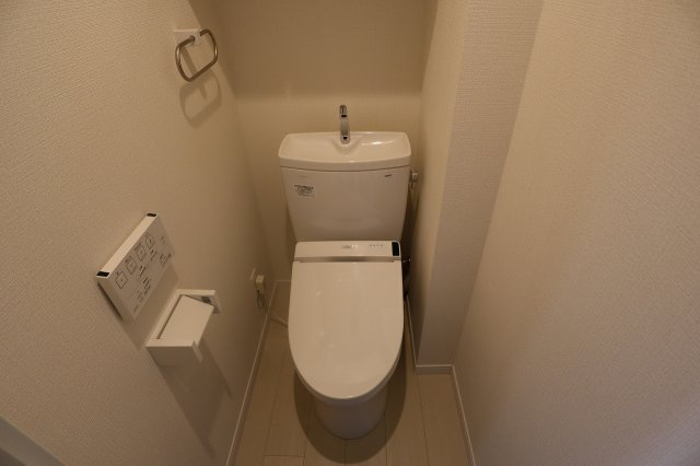 LEO FIOREGALOのトイレ|落ち着いた色調のトイレです