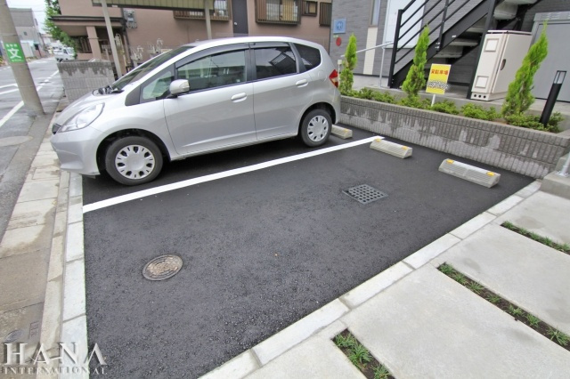 レオネクスト舎人の駐車場
