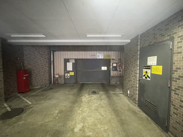 ニッセイディーセント金山の駐車場