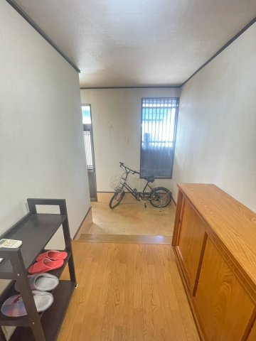 寝屋川市点野4丁目の玄関