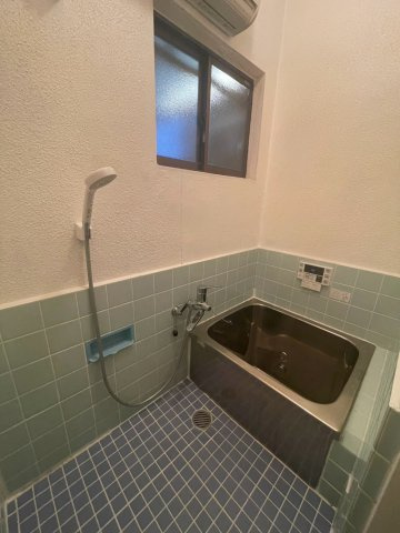 寝屋川市点野4丁目の浴室|冬にうれしい追い炊き機能付きの浴室です。