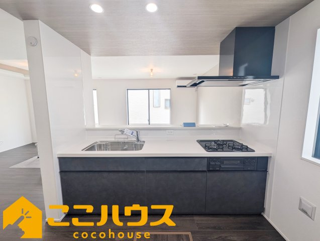 八重瀬町安里3期　グラファーレ　新築戸建て　全2棟　1号棟のキッチン|【施工例】※同施工の別物件写真
