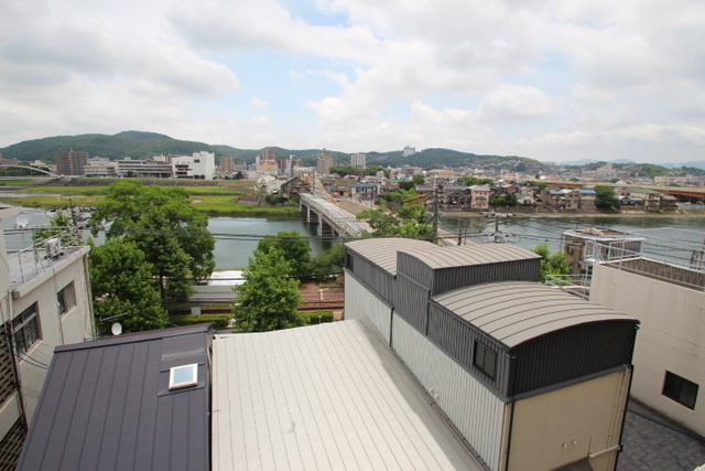 アンブシュール京橋の展望