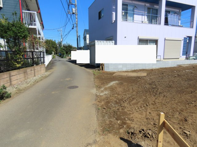 鶴ヶ島市脚折新築戸建の前面道路含む現地写真