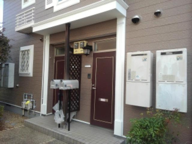 ウィングガーデンBのエントランス