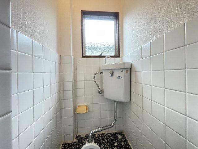 寝屋川市緑町の賃貸マンションのトイレ