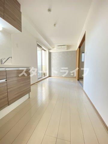 大阪市東淀川区柴島２丁目のアパートの居間・リビング