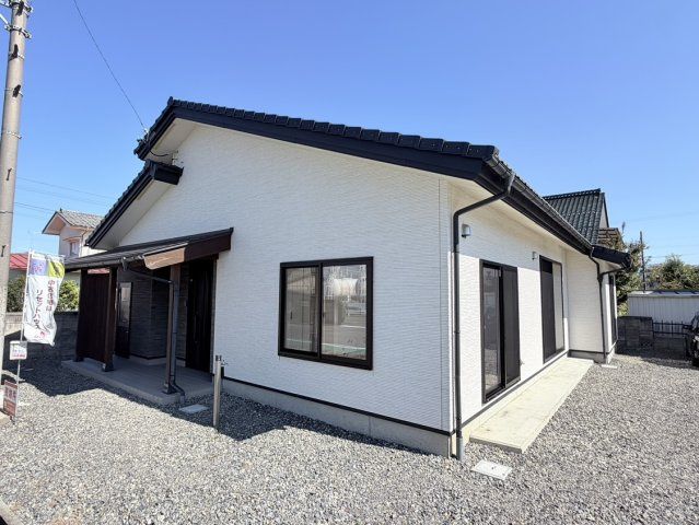 安曇野市豊科高家　中古住宅の外観