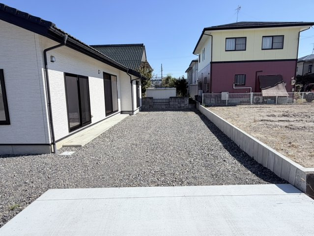安曇野市豊科高家　中古住宅の庭