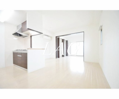 【居間・リビング】 | トレ　フレッチェ | 洋室のお部屋です。