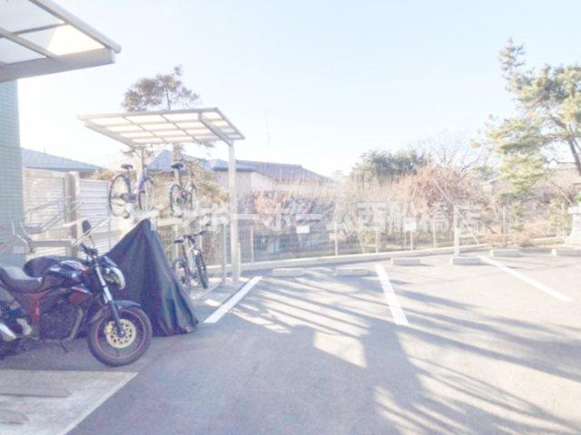 LEO FIOREGALO 印内の駐車場