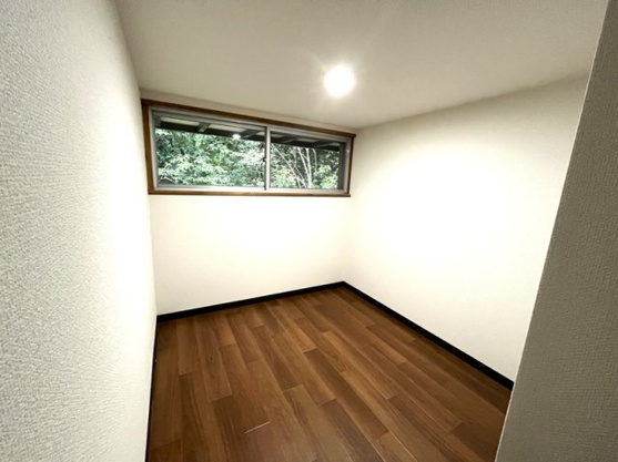 【洋室】 | 殖産浮山温泉郷　戸建