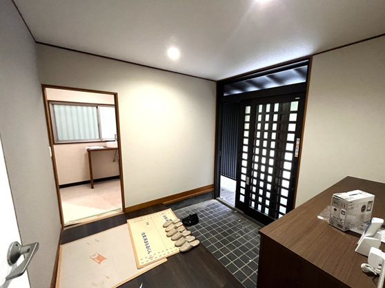 【玄関】 | 殖産浮山温泉郷　戸建
