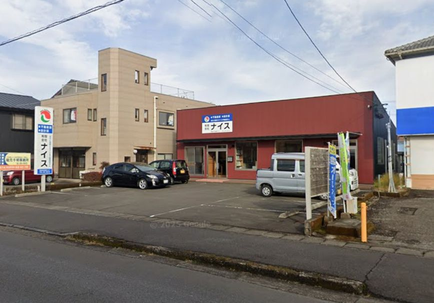 都城市花繰町の事務所の外観