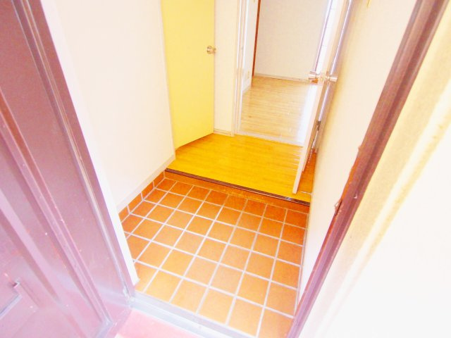 落合マンションの玄関