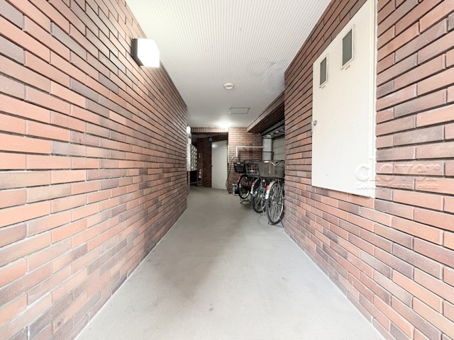 【ロビー】 | ルピナス池上 | マンションのエントランスに広がるホールの様子。～即日のご見学可能～　お問合せはお気軽に。