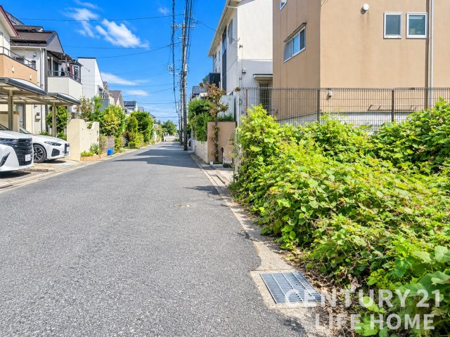 【前面道路含む現地写真】 | 小田急線「百合ヶ丘」条件なし土地 | 前面道路含む現地写真です